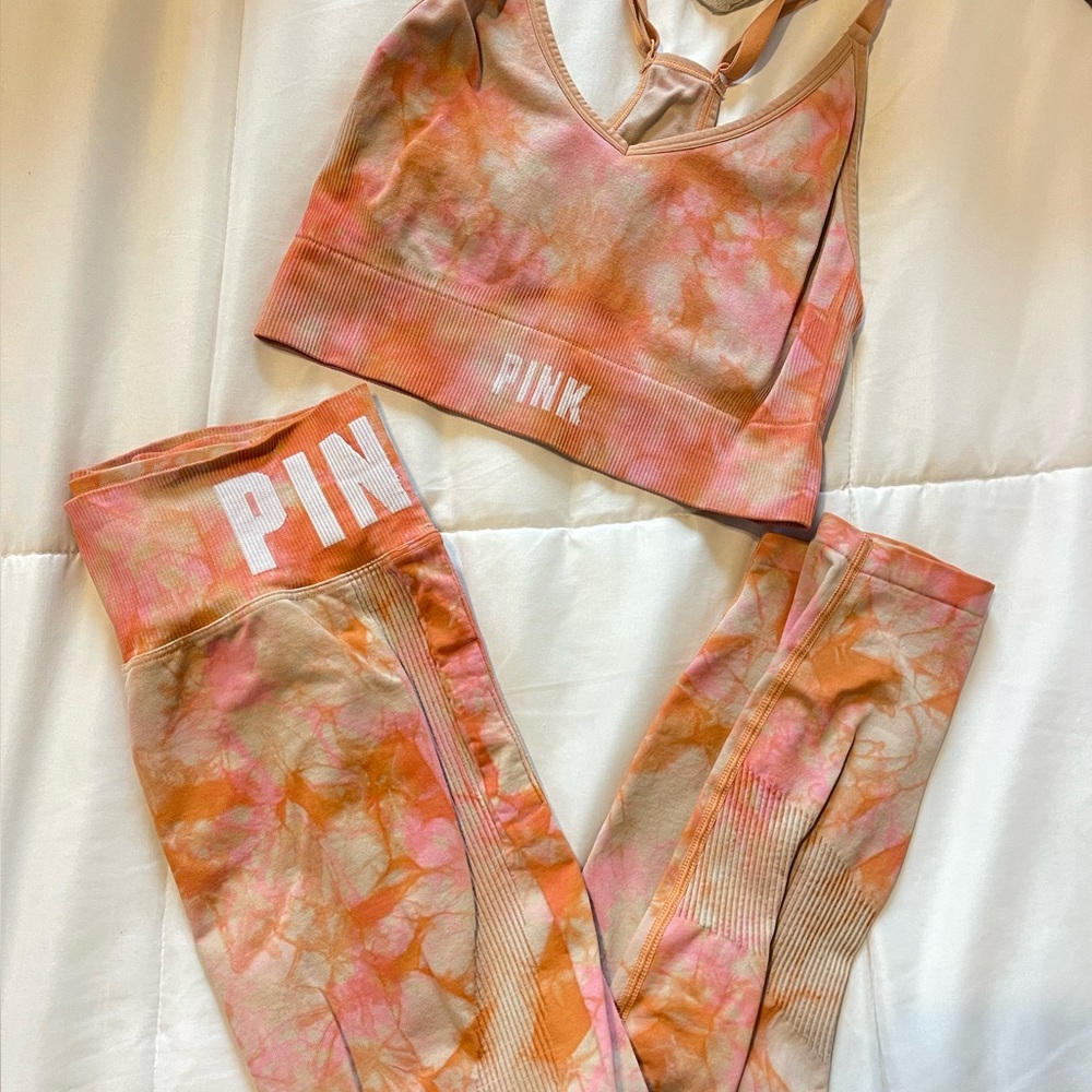 Victoria’s Secret pink workout set !!